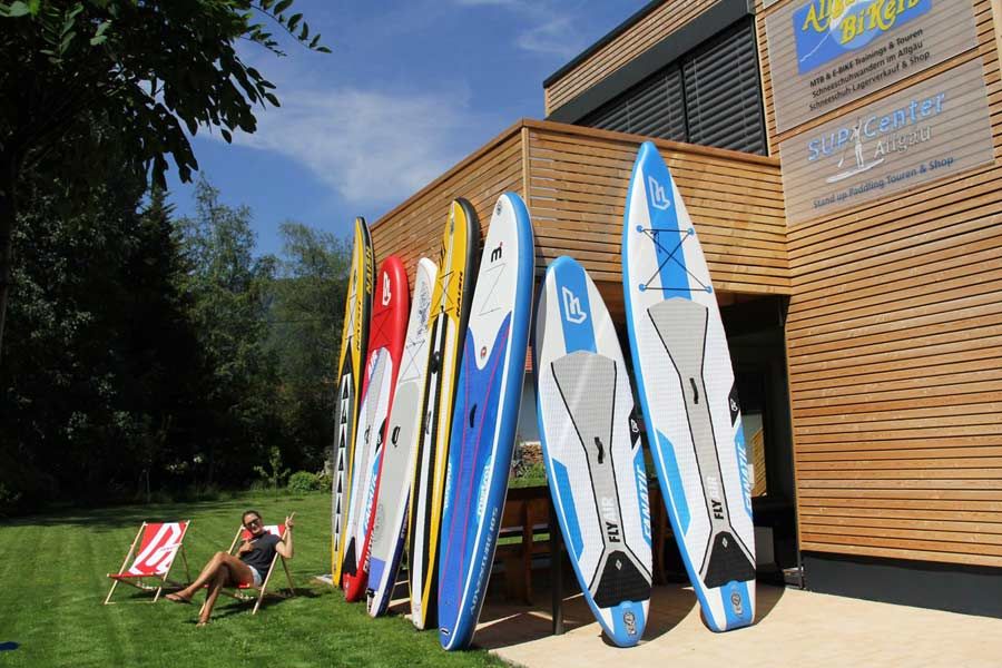 Unser SUP Shop im Allgäu mit einer tollen Auswahl an Boards, Paddel und Zubehör